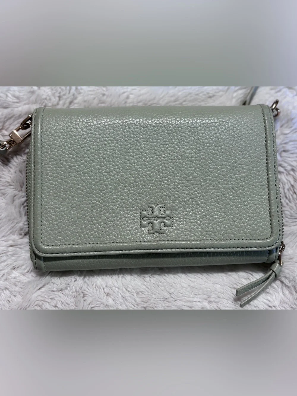 Tory Burch Thea Flat Wallet Cross Body in Garden Sage